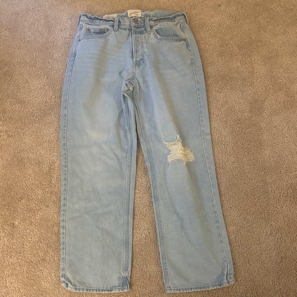 Universal Thread Light Blue Straight Leg Jeans